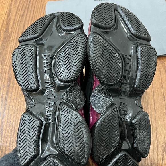 ❌SOLD❌Balenciaga Triple S Black/Pink Neon - Picture 5 of 6
